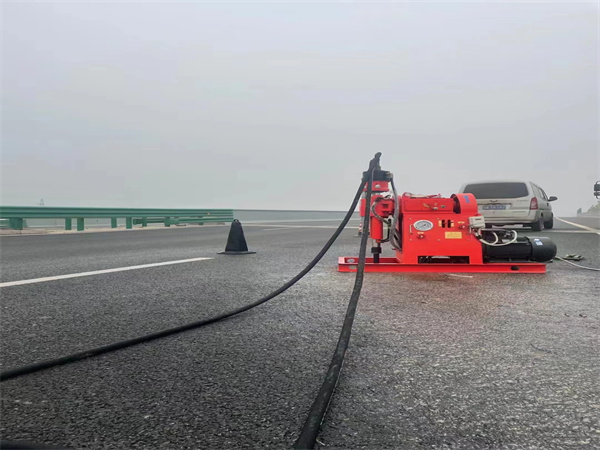 秦安马路路基路面开裂下沉注浆加固灌浆